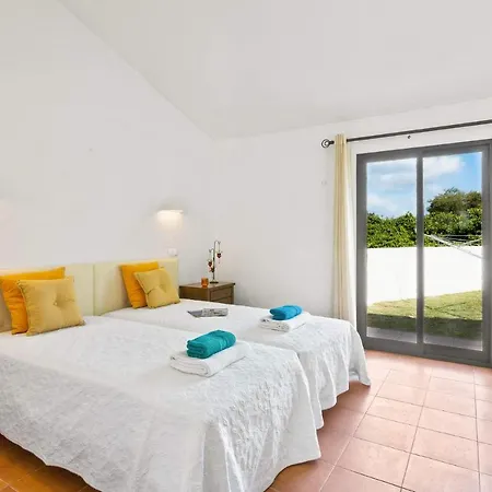 Villa Aveiros By
