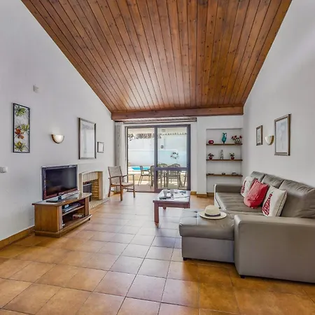 Villa Aveiros By *