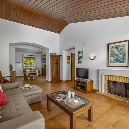 Villa Aveiros By